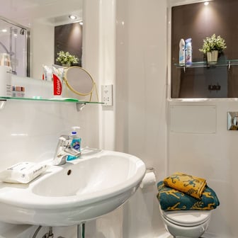 Standard En Suite - Image 4